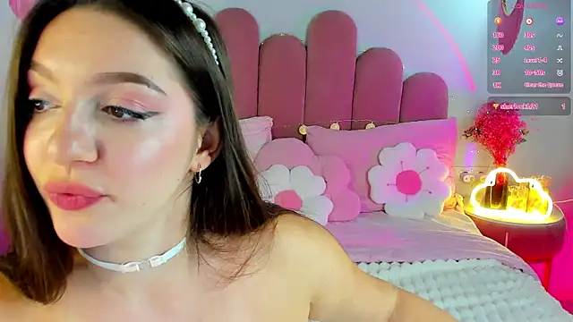 Snapshot of GiaCale chatting on 12, 9, 2025 GiaCale online show from 12, 9, 2025