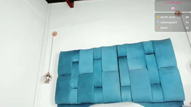 mia  fernandez online show from 30, 3, 2026