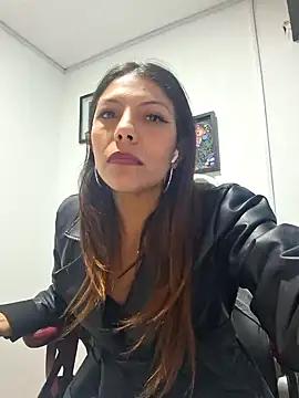 Selenakyle92  online show from 24, 12, 2024