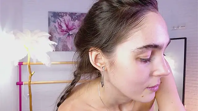 lylylovesyou online show from 25, 2, 2025