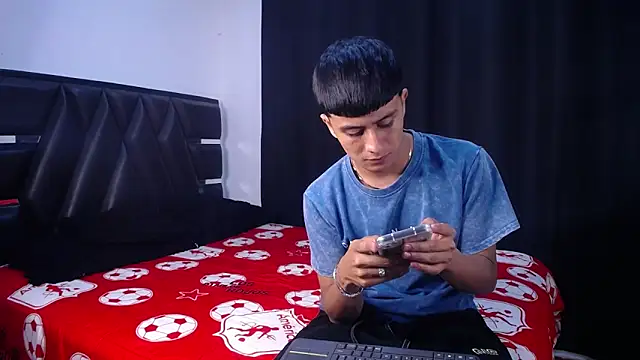 Snapshot of The__Rodriguez chatting on 18, 5, 2026 The Rodriguez online show from 18, 5, 2026