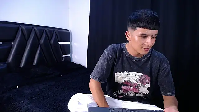 Snapshot of The__Rodriguez chatting on 31, 5, 2026 The Rodriguez online show from 31, 5, 2026