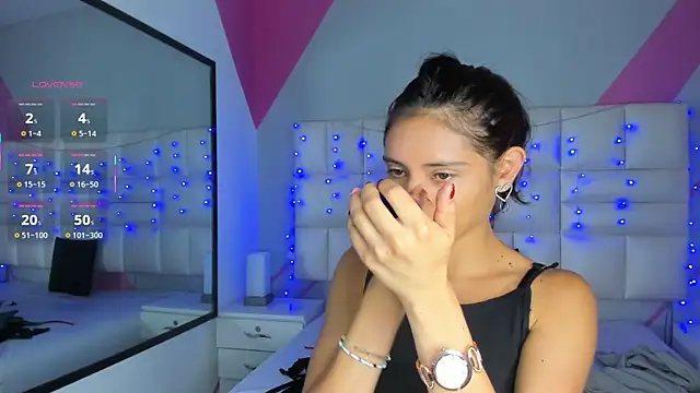 Snapshot of Salome_rouse1 chatting on 9, 9, 2025 Salome rouse1 online show from 9, 9, 2025