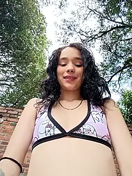 sweet outdoor charm online show from 15, 3, 2026