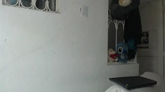 skinny sweet2411 online show from 13, 9, 2025