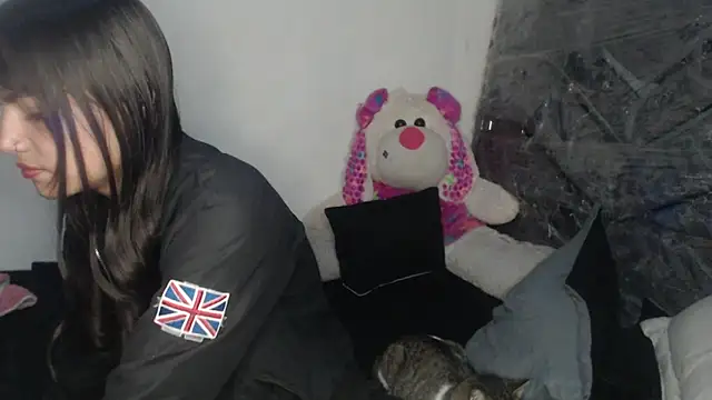 skinny sweet2411 online show from 12, 4, 2026