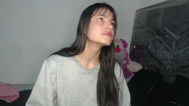 skinny sweet2411 online show from 14, 4, 2026