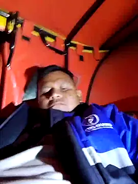 Snapshot of zeta29 chatting on 5, 11, 2025 zeta29 online show from 5, 11, 2025