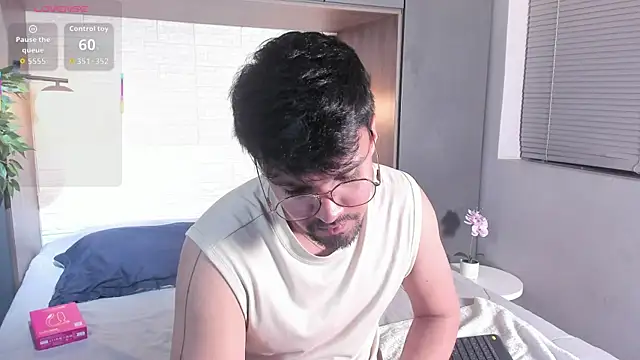 Edward max online show from 16, 4, 2026