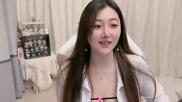Stars Elyn online show from 4, 12, 2024