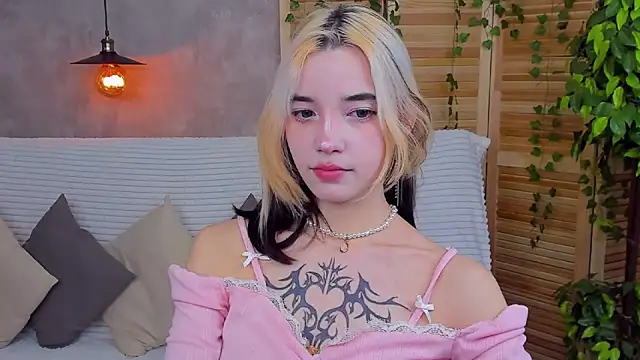 as1an girlfriend online show from 22, 1, 2025