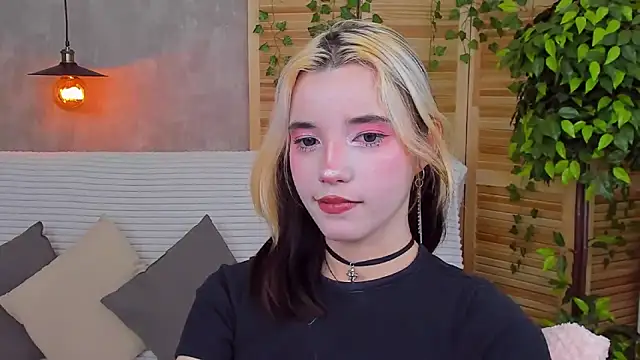 as1an girlfriend online show from 28, 1, 2025