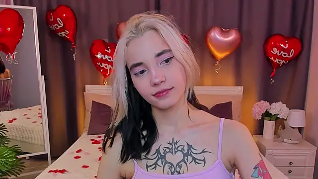 as1an girlfriend online show from 18, 2, 2025