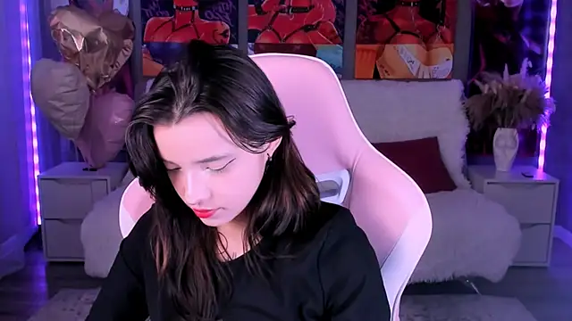 as1an girlfriend online show from 4, 4, 2026