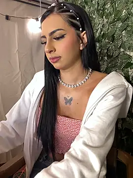 Hilary pinkk online show from 22, 4, 2026