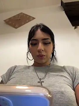 Hilary pinkk online show from 25, 4, 2026