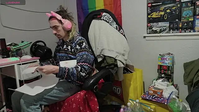 tallnerdyguy online show from 19, 4, 2026