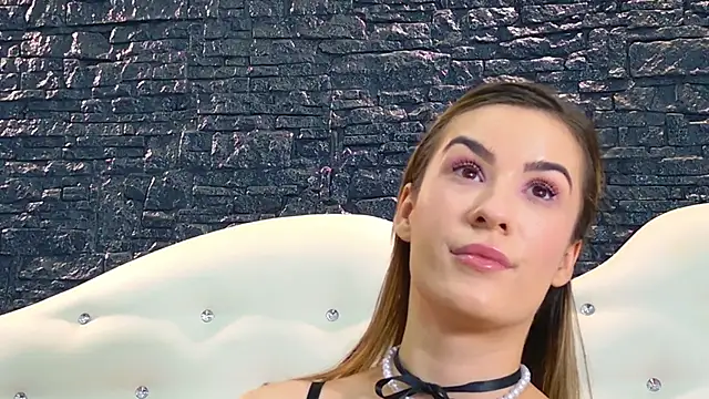 LaurynCopper online show from 17, 1, 2025