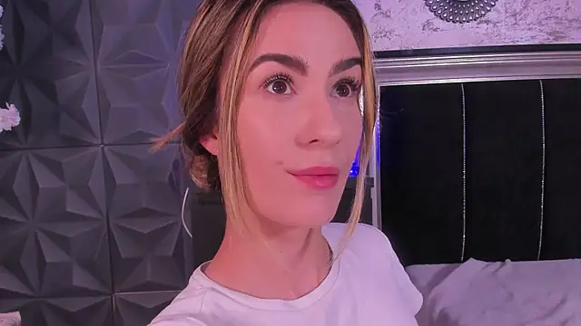 Snapshot of LaurynCopper chatting on 12, 7, 2026 LaurynCopper online show from 12, 7, 2026