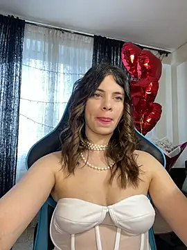 Snapshot of CurlyLara chatting on 1, 3, 2025 CurlyLara online show from 1, 3, 2025