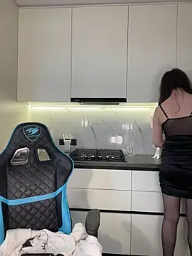 CurlyLara online show from 25, 4, 2026