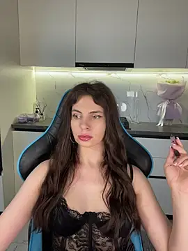 CurlyLara online show from 25, 4, 2026