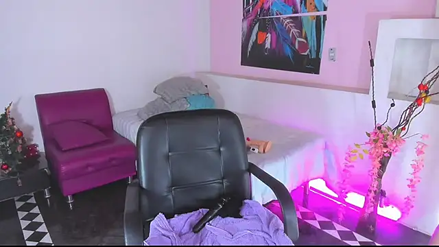 Snapshot of lunoxx_ chatting on 29, 12, 2024 lunoxx online show from 29, 12, 2024