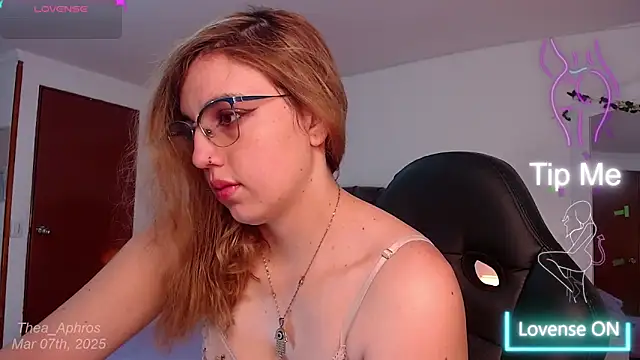 Snapshot of Thea_Aphros_ chatting on 8, 3, 2025 Thea Aphros online show from 8, 3, 2025