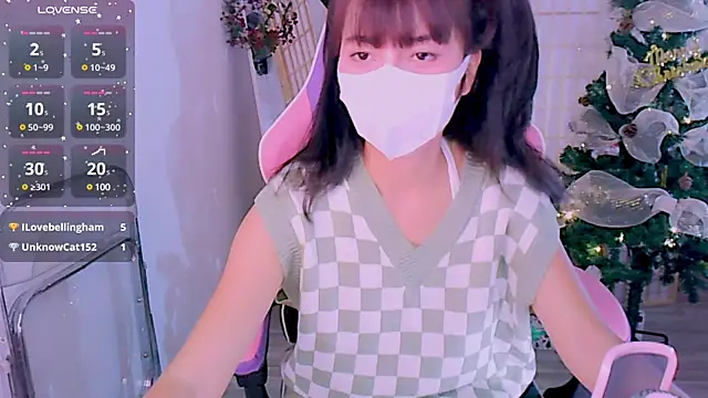 Snapshot of desiregirl69 chatting on 11, 12, 2024 desiregirl69 online show from 11, 12, 2024