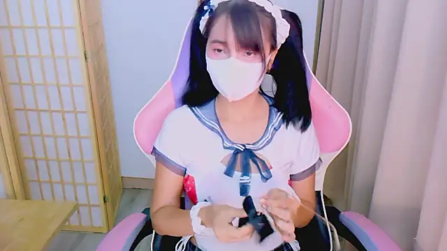 Snapshot of desiregirl69 chatting on 19, 2, 2026 desiregirl69 online show from 19, 2, 2026