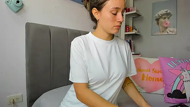 naughtyloverss online show from 11, 6, 2026