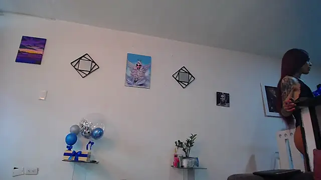 Snapshot of vixenxqueens chatting on 12, 9, 2025 vixenxqueens online show from 12, 9, 2025