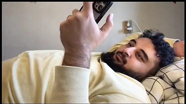 Snapshot of teddy_alan chatting on 1, 10, 2025 teddy alan online show from 1, 10, 2025