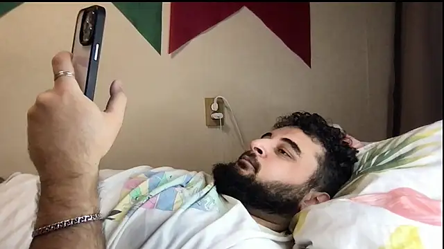 Snapshot of teddy_alan chatting on 24, 10, 2025 teddy alan online show from 24, 10, 2025