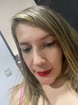 gwen ashly online show from 18, 4, 2026