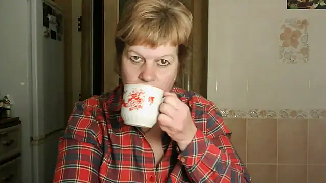 Snapshot of Ettie_Tonia chatting on 4, 3, 2025 Ettie Tonia online show from 4, 3, 2025