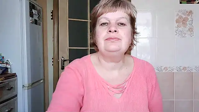 Snapshot of Ettie_Tonia chatting on 5, 3, 2025 Ettie Tonia online show from 5, 3, 2025