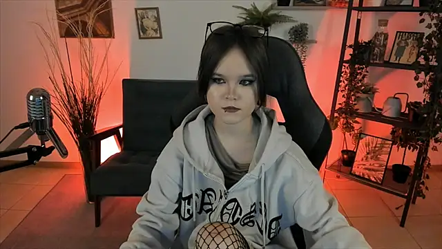 Elainebeness online show from 1, 12, 2024