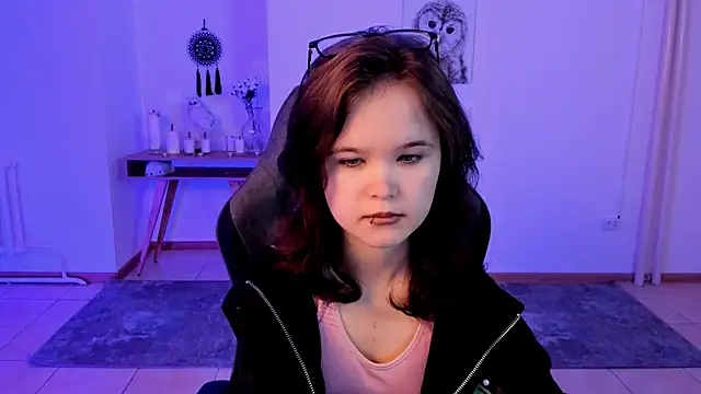 Elainebeness online show from 1, 2, 2025