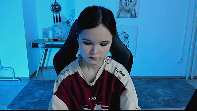 Elainebeness online show from 9, 3, 2025