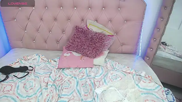 Kathleen Rodriguez online show from 31, 12, 2024