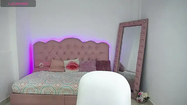 Kathleen Rodriguez online show from 14, 1, 2025