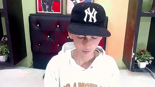 ttimy x boy online show from 26, 2, 2025