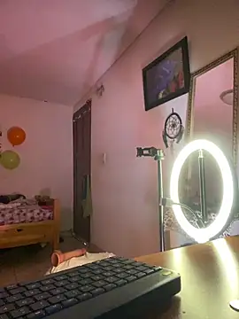 Miss oliviaa online show from 27, 4, 2026