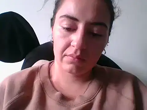 Snapshot of _karlie_kloss_ chatting on 5, 12, 2024 karlie kloss online show from 5, 12, 2024