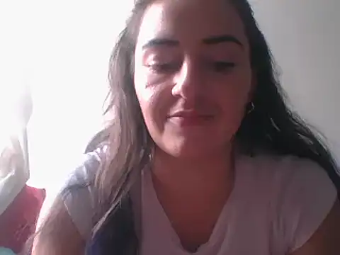 Snapshot of _karlie_kloss_ chatting on 9, 1, 2025 karlie kloss online show from 9, 1, 2025