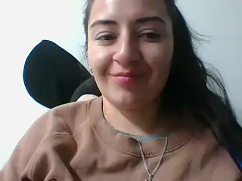 Snapshot of _karlie_kloss_ chatting on 3, 2, 2025 karlie kloss online show from 3, 2, 2025