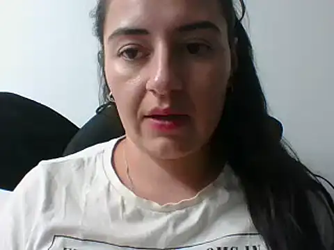 Snapshot of _karlie_kloss_ chatting on 4, 2, 2025 karlie kloss online show from 4, 2, 2025