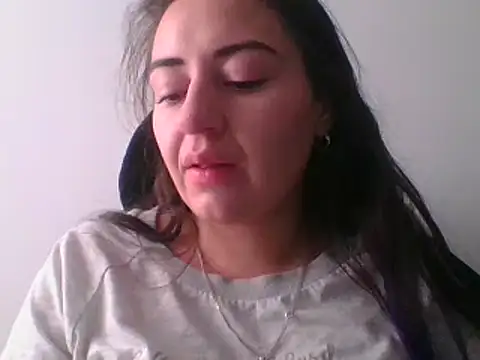 Snapshot of _karlie_kloss_ chatting on 6, 2, 2025 karlie kloss online show from 6, 2, 2025