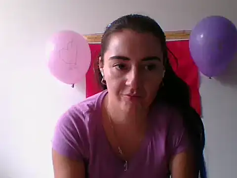 Snapshot of _karlie_kloss_ chatting on 14, 2, 2025 karlie kloss online show from 14, 2, 2025